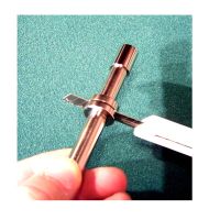 Messer durch Zigarette