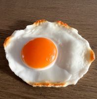 Spiegelei mit gebräuntem Rand